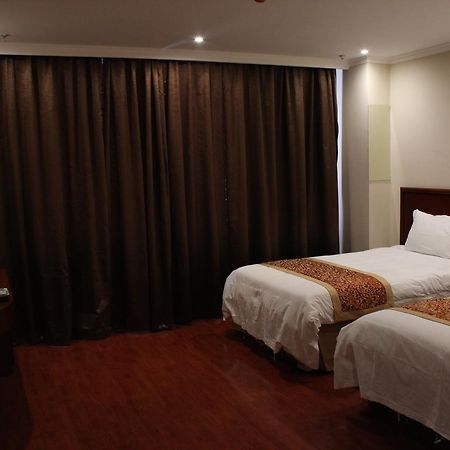Greentree Inn Shanghai Expo Site South Yanggao Road Subway Station Express Hotel 외부 사진