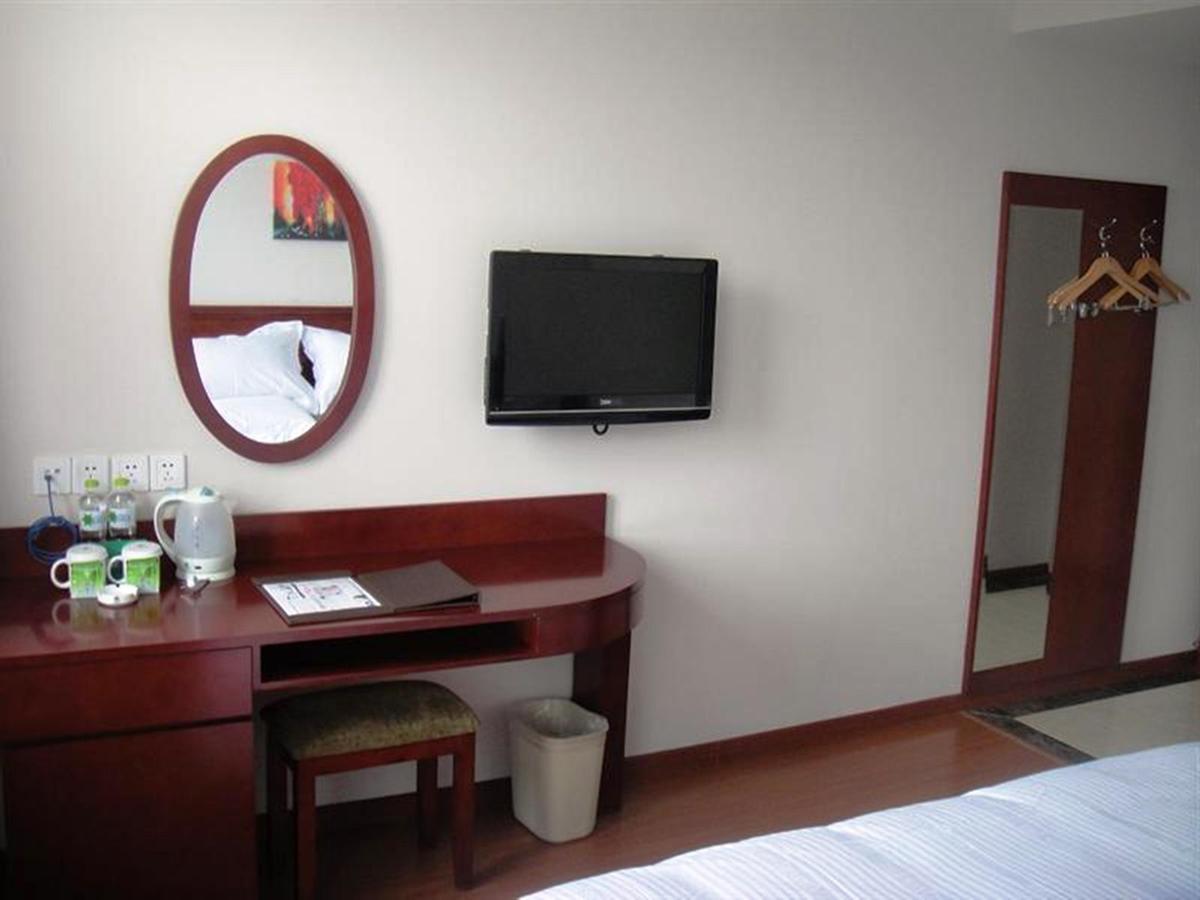 Greentree Inn Shanghai Expo Site South Yanggao Road Subway Station Express Hotel 외부 사진