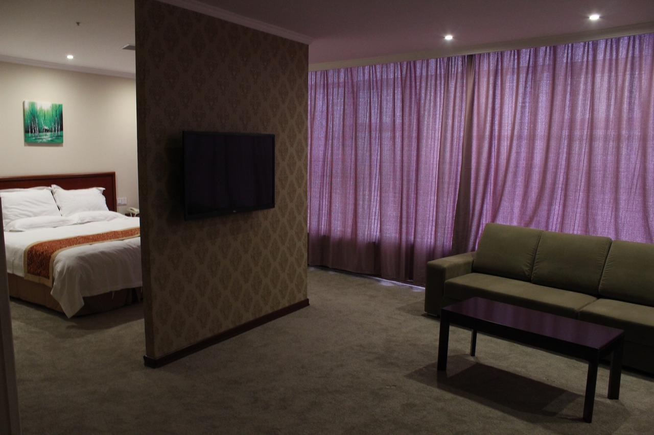 Greentree Inn Shanghai Expo Site South Yanggao Road Subway Station Express Hotel 외부 사진
